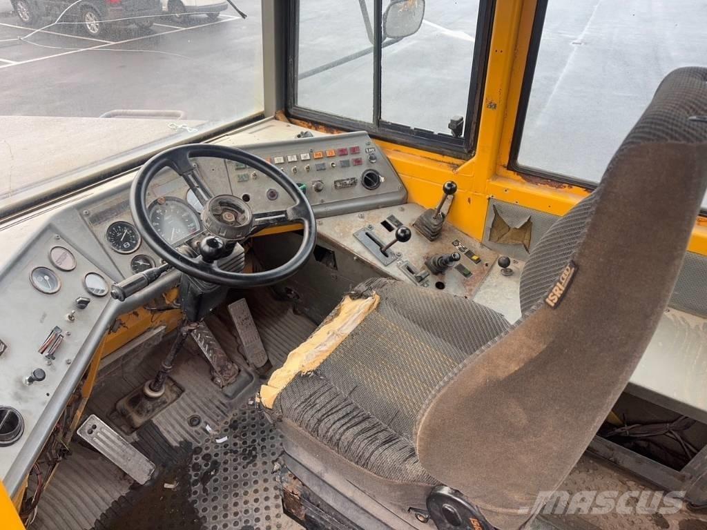 Volvo A 25 C 6x6 Liigendraamiga pinnaseveokid