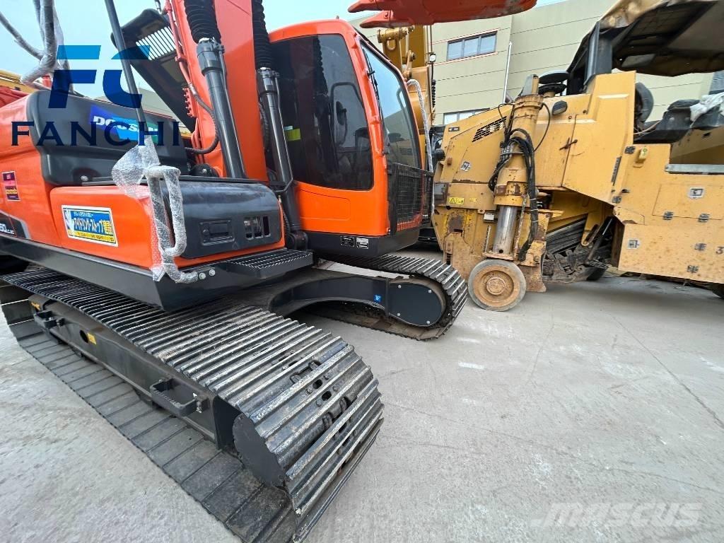 Doosan dx150 Roomikekskavaatorid