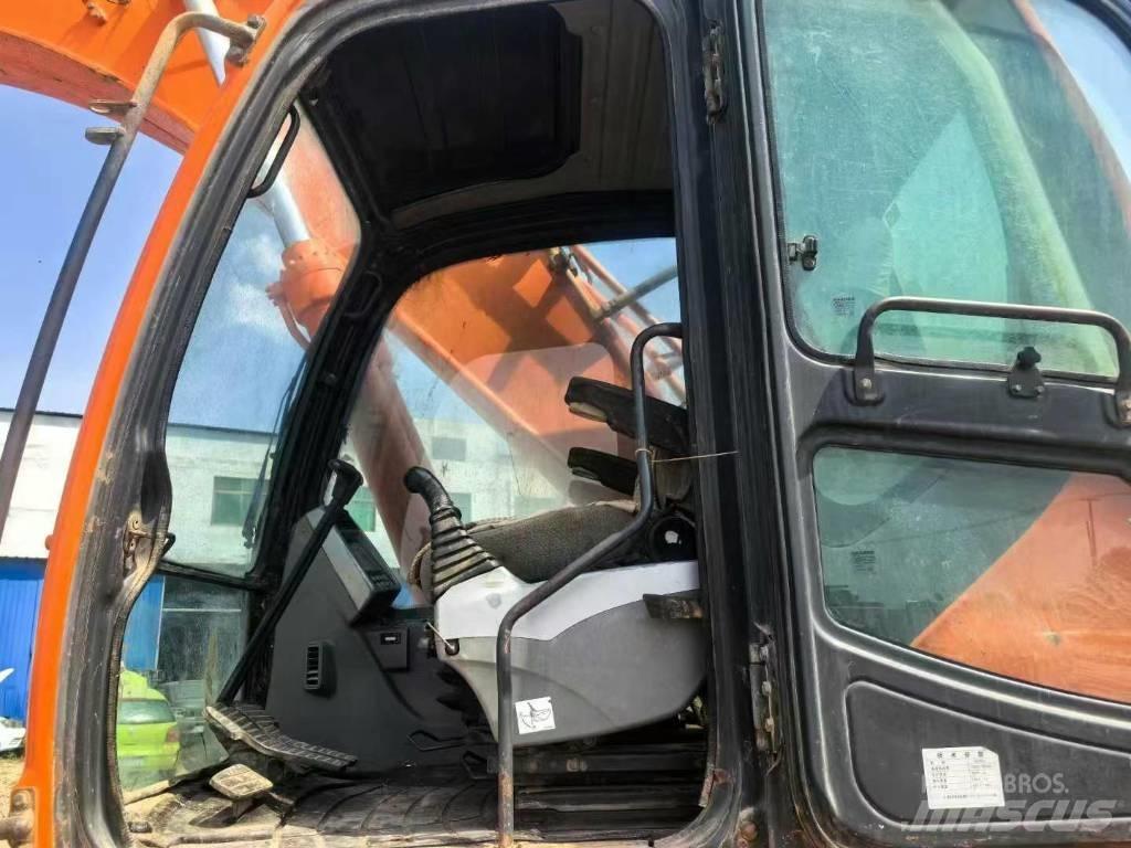 Doosan DX 260 Roomikekskavaatorid