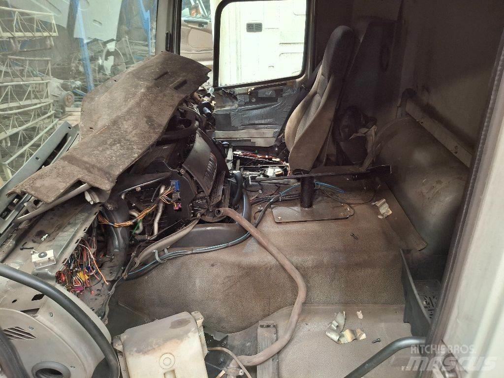 DAF CF 85.360 Kabiinid