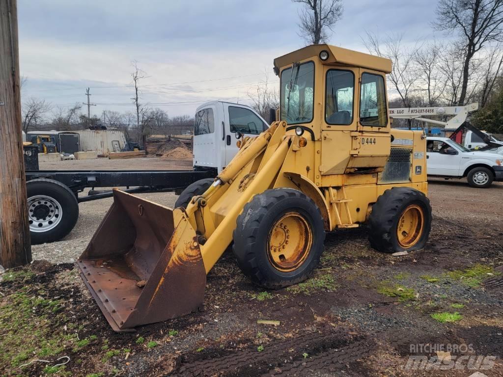 John Deere 444 A Rataslaadurid