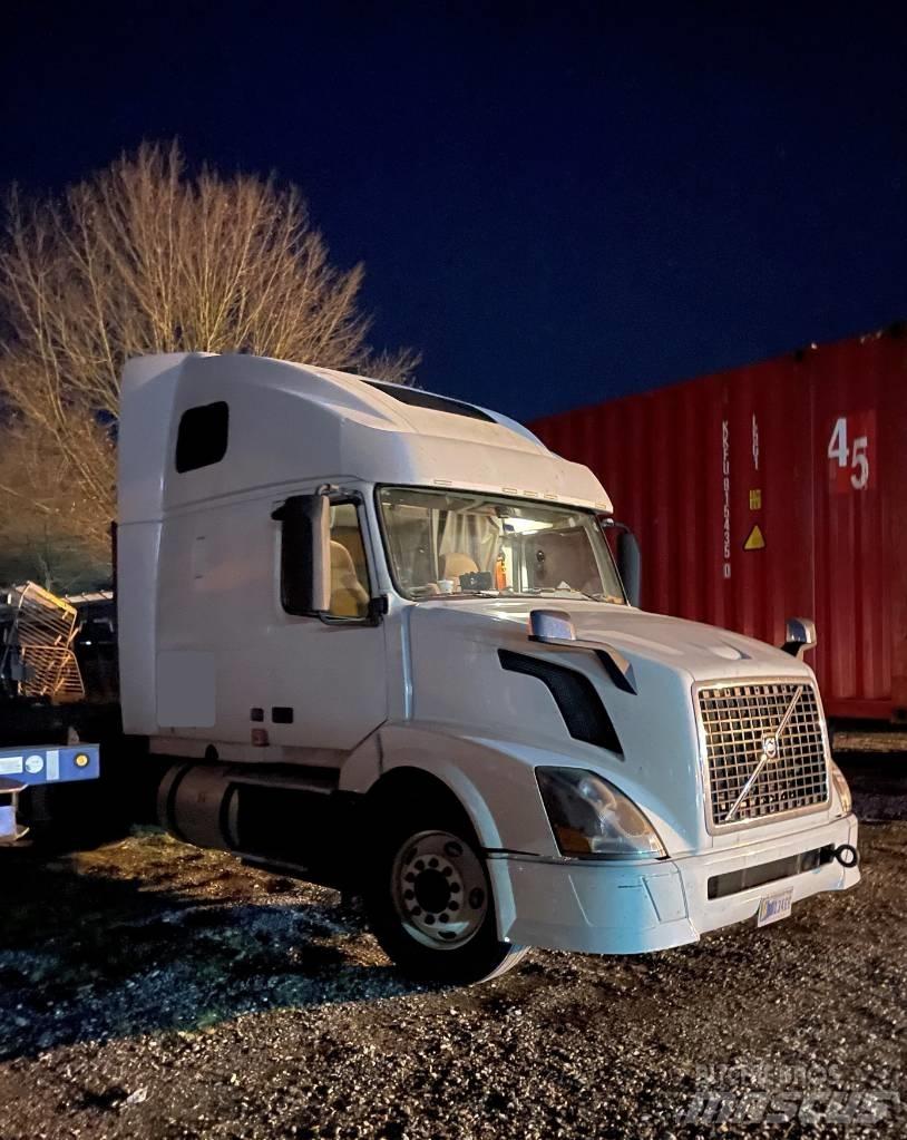 Volvo VNL 42 670 Sadulveokid
