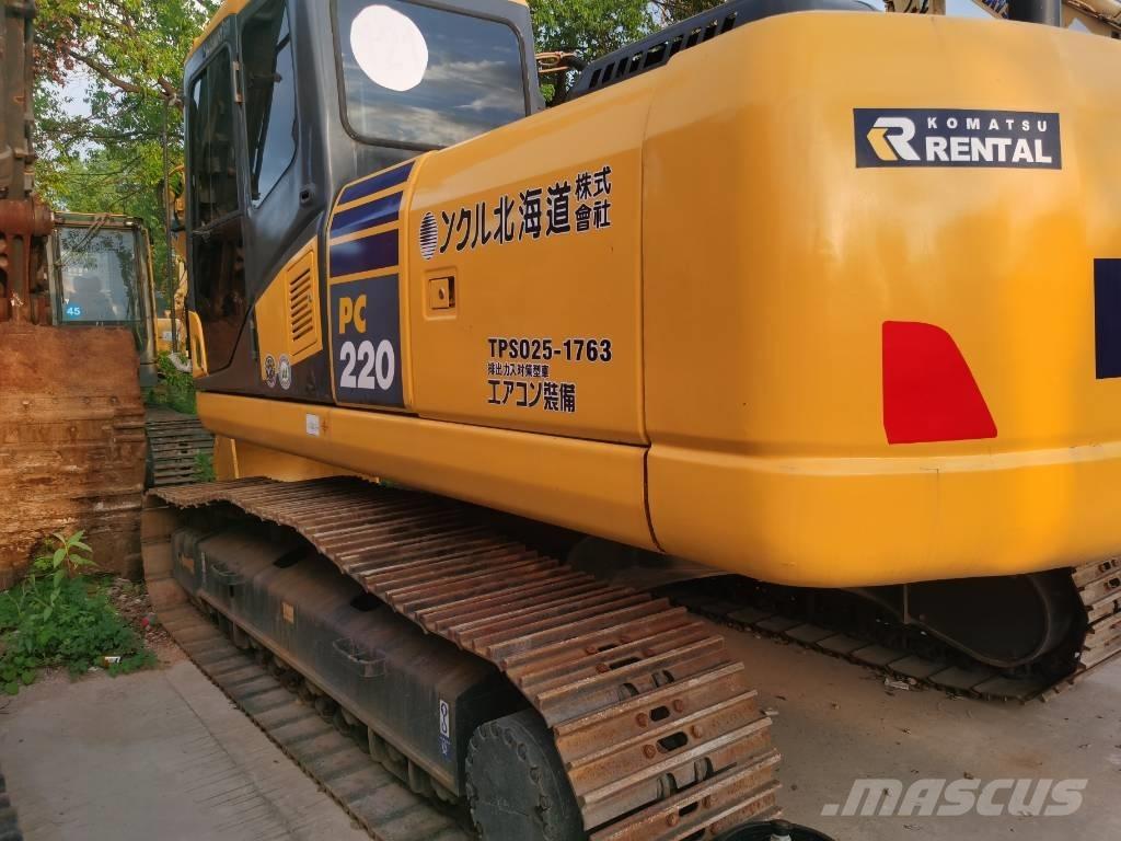 Komatsu PC 220-7 Roomikekskavaatorid