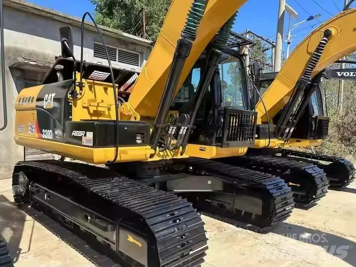 CAT CAT320D2 Väikeekskavaatorid 7t-12t