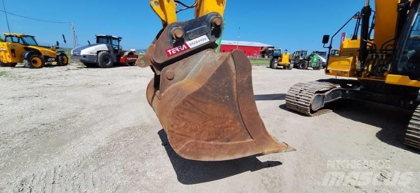 JCB 220X LC Roomikekskavaatorid