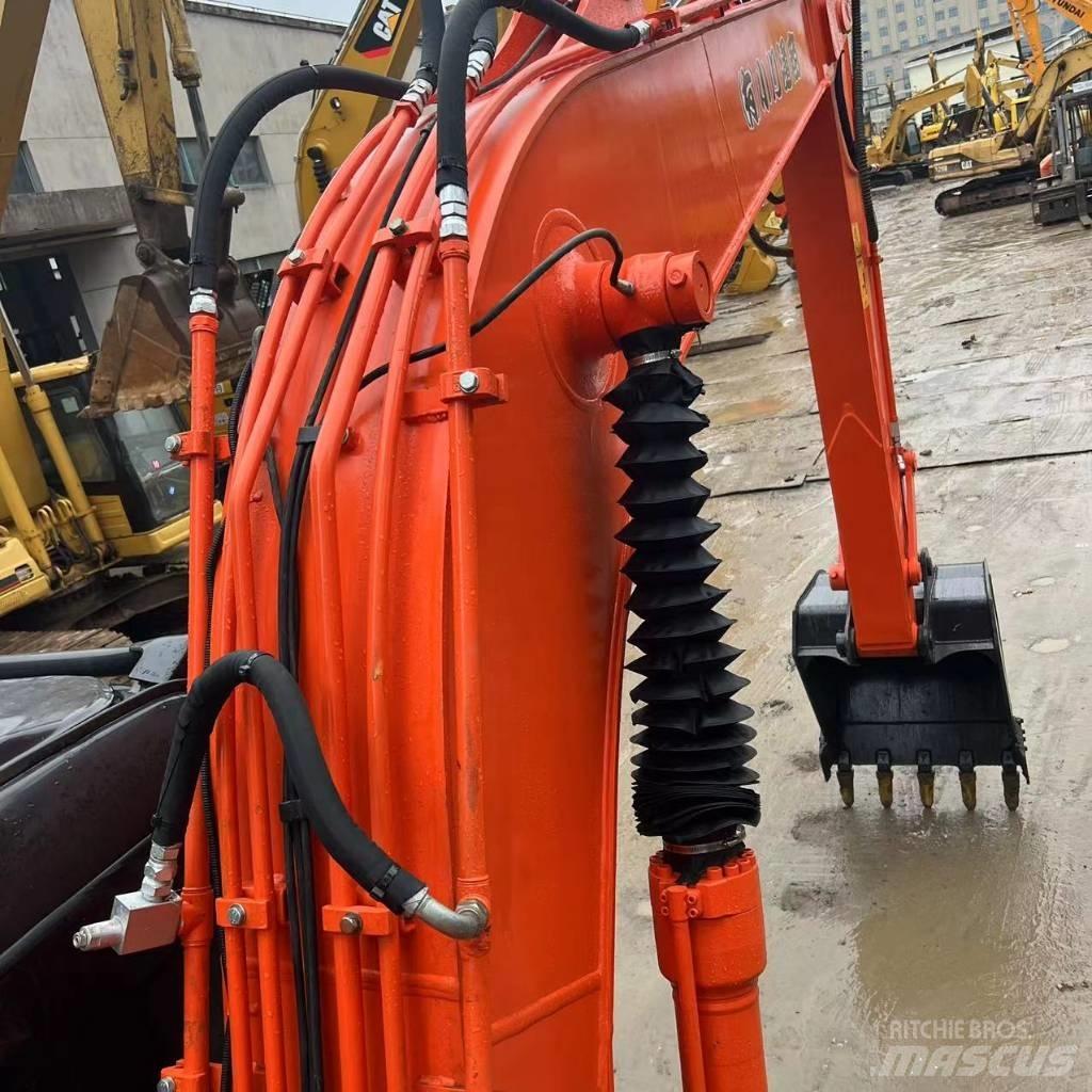 Hitachi ZX 120 Roomikekskavaatorid