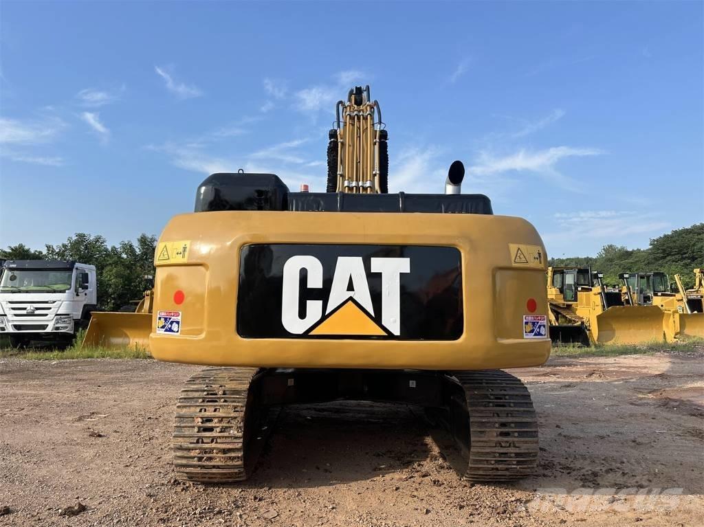 CAT 330 D L Roomikekskavaatorid