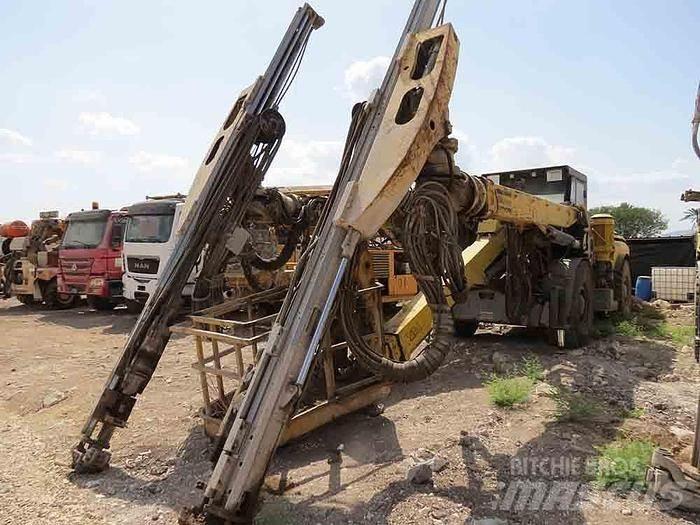 Atlas Copco E2C Vertikaalsed puurmasinad
