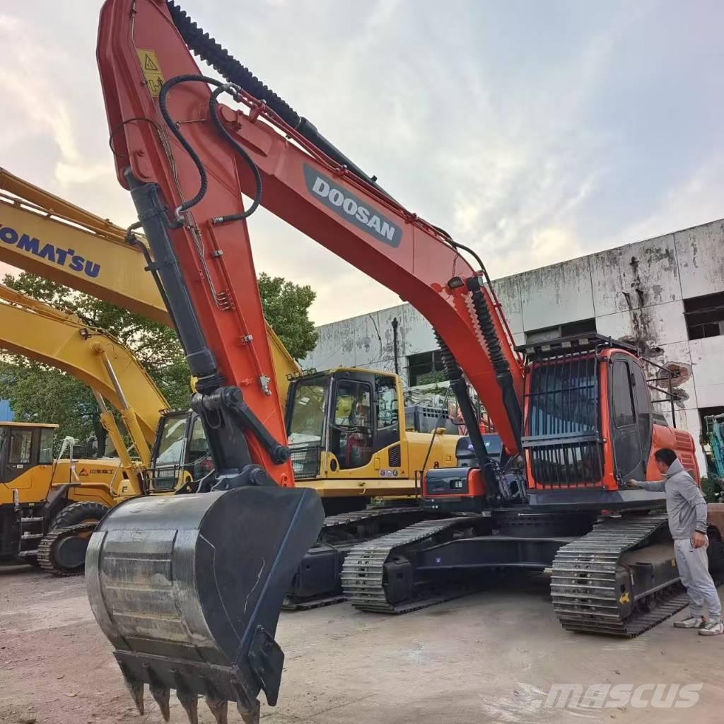 Doosan DX 300 Roomikekskavaatorid