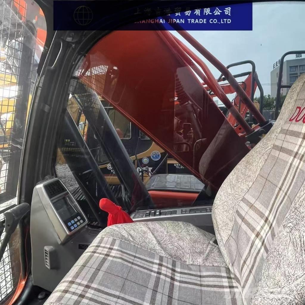 Doosan DX 300 LC Roomikekskavaatorid