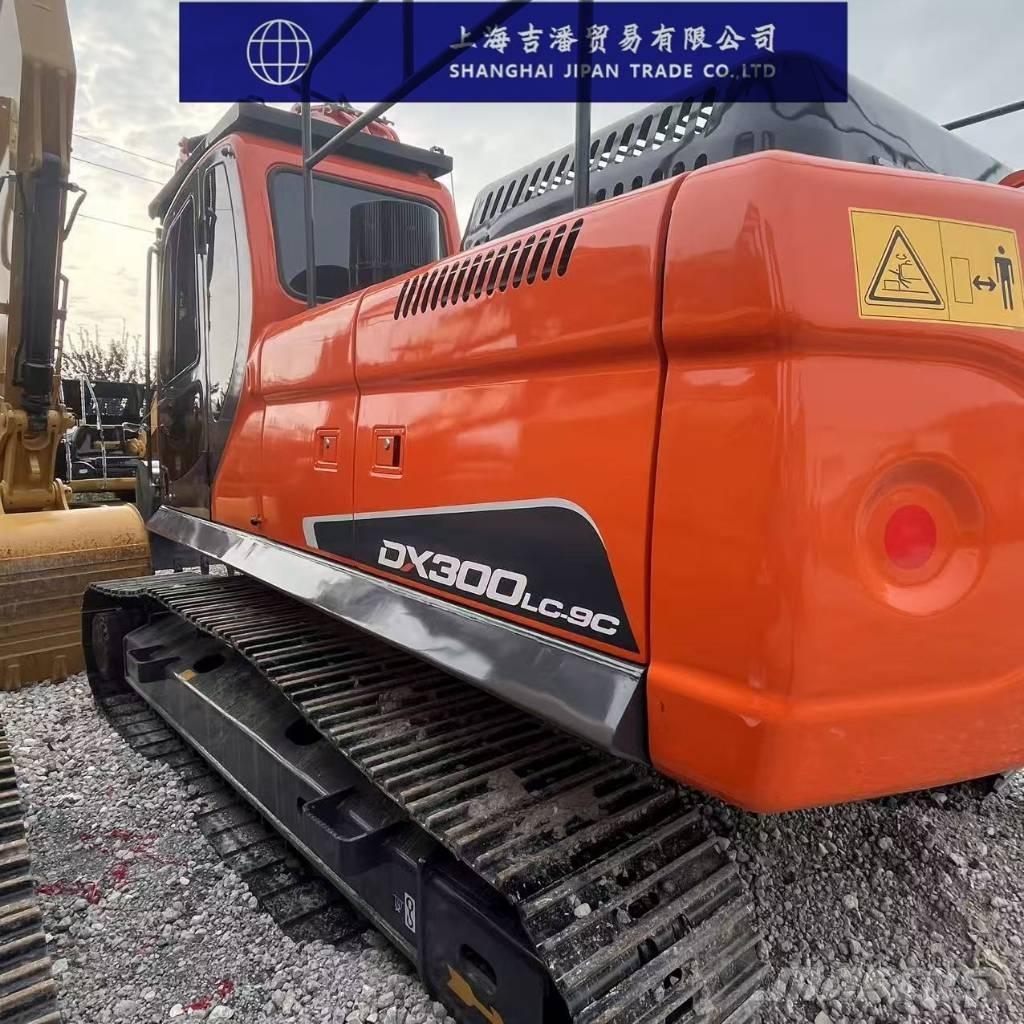 Doosan DX 300 LC Roomikekskavaatorid