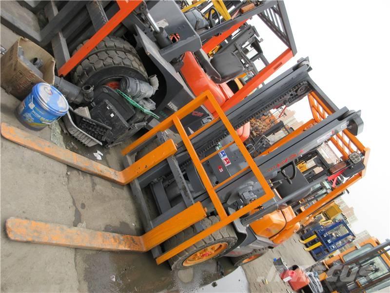 TCM FD 30 Diiseltõstukid