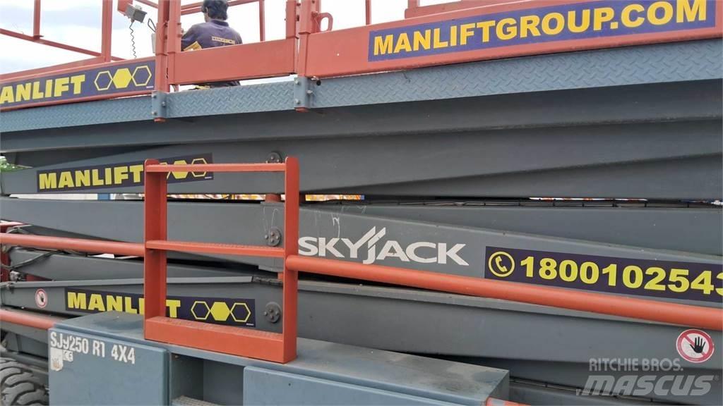 SkyJack 9250RT Käärtõstukid