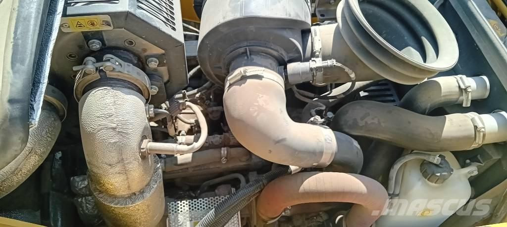 Komatsu WB 93 S-8 Ekskavaatorlaadurid