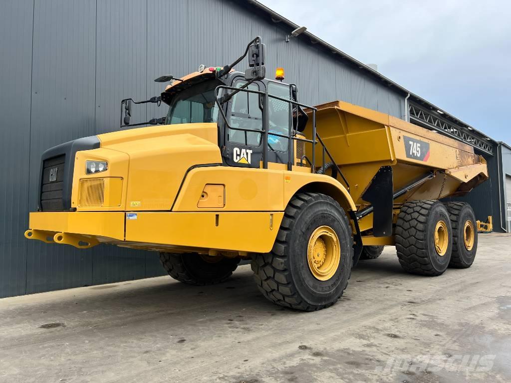 CAT 745 Liigendraamiga pinnaseveokid