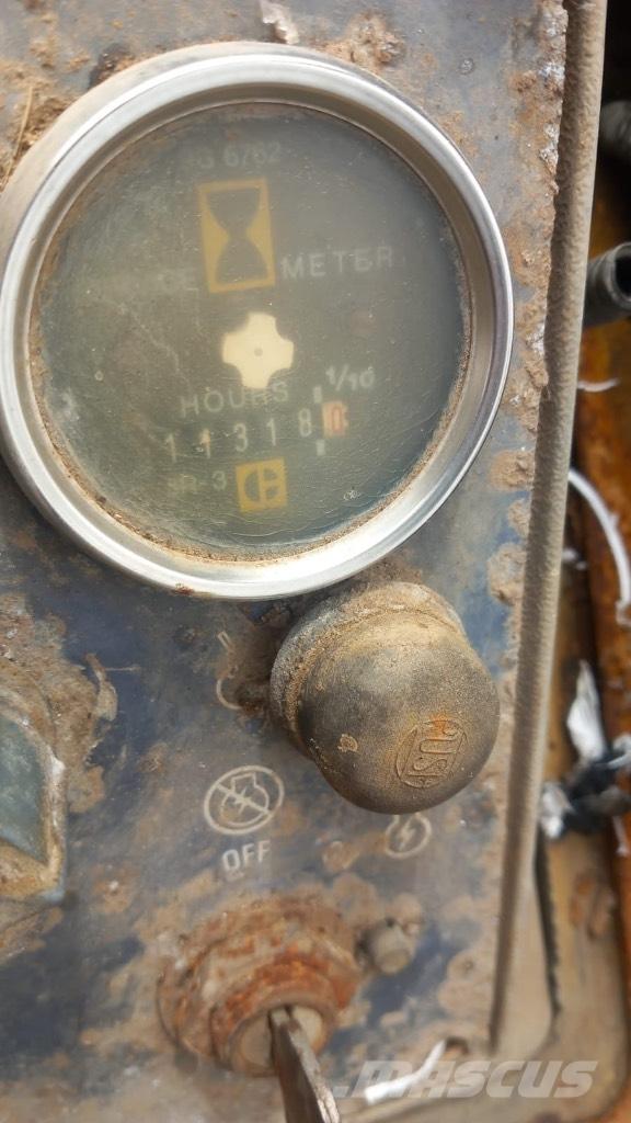 CAT 953 Roomiklaadurid