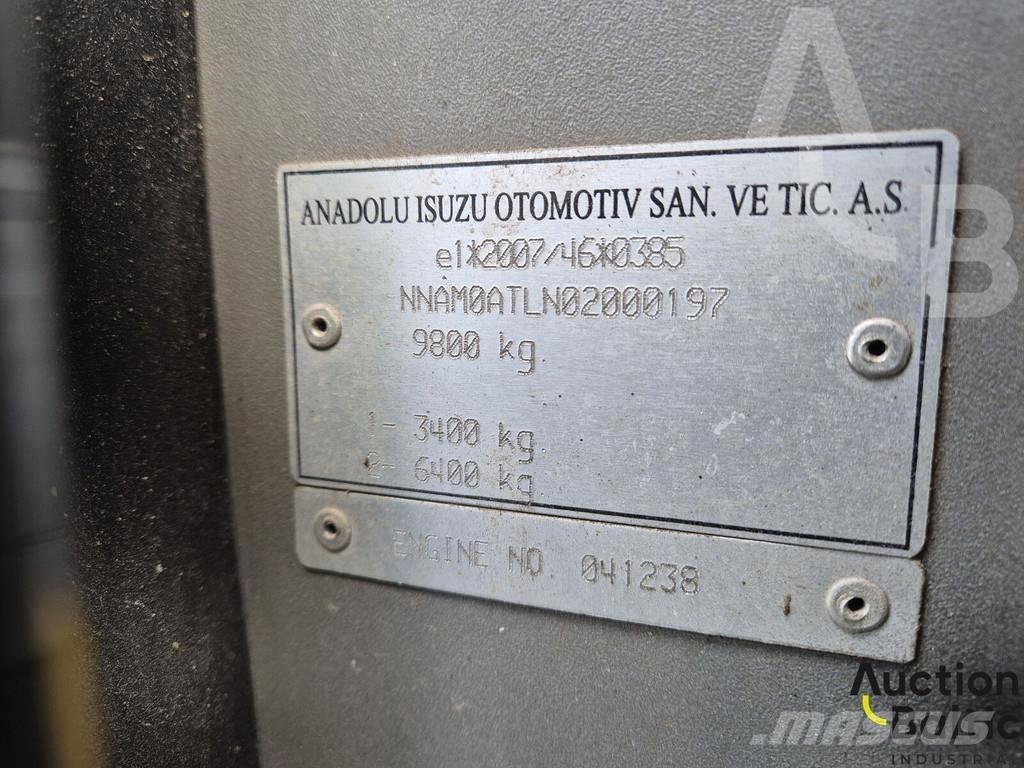 Isuzu NOVO Muu