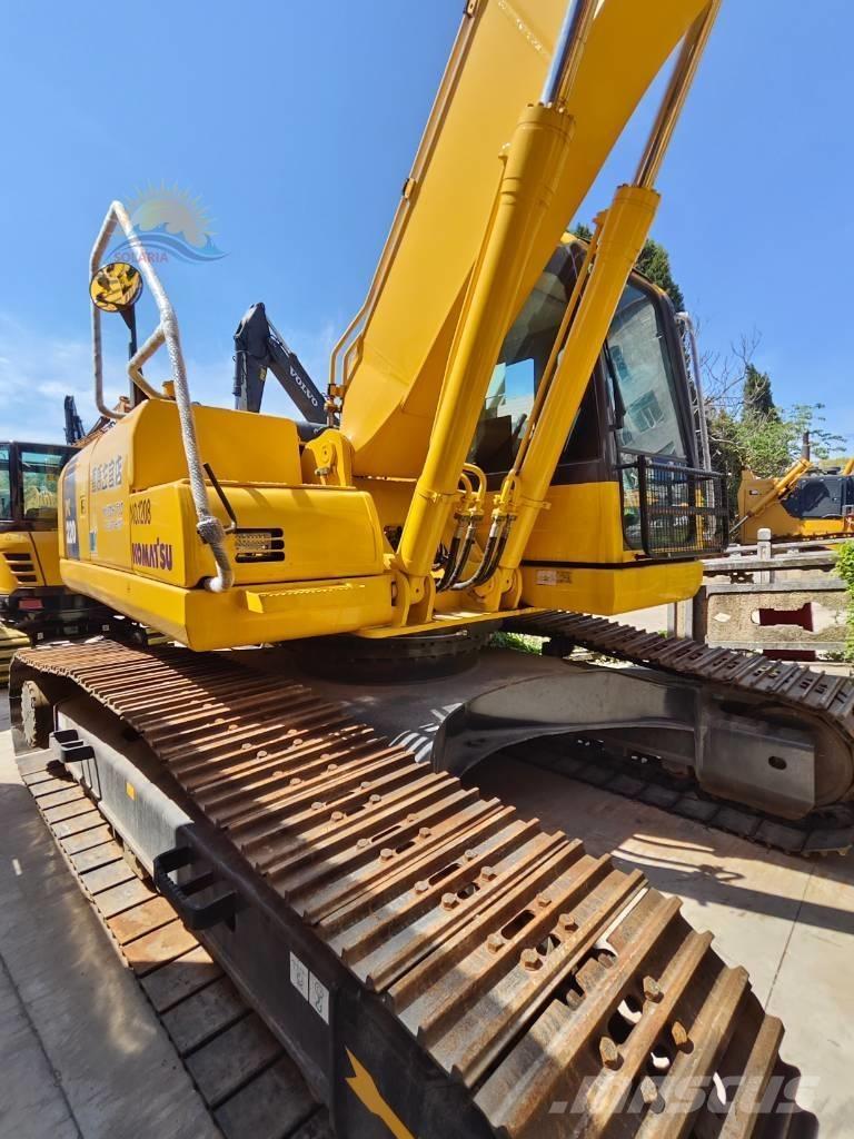 Komatsu PC 220-8 Roomikekskavaatorid