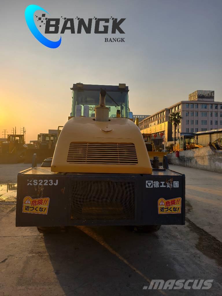 XCMG XS 223 J Ühe trumliga rullid