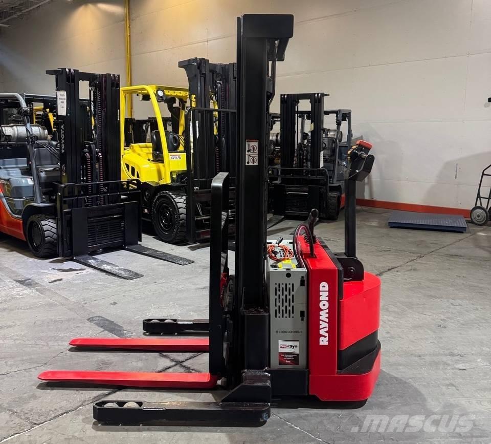 Raymond RSS40 Platvormiga virnastajad