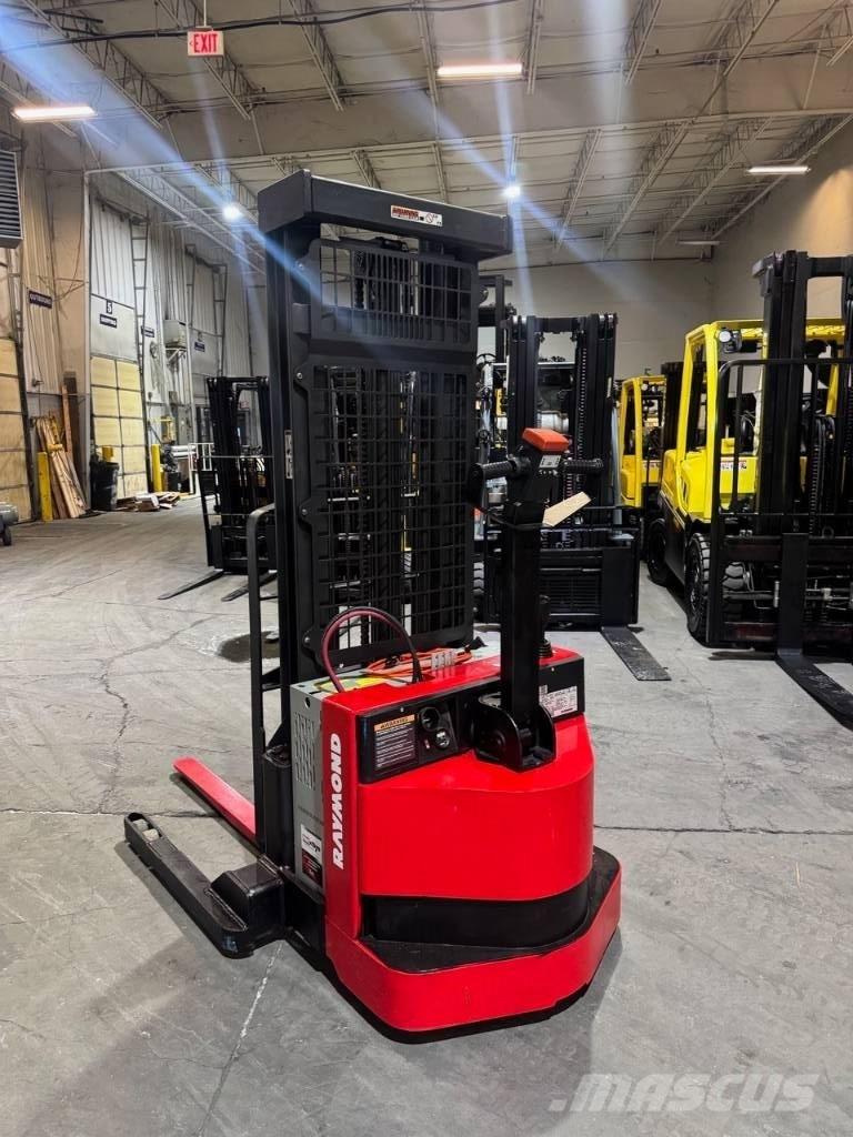 Raymond RSS40 Platvormiga virnastajad