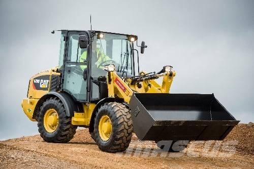 CAT 906 M Rataslaadurid