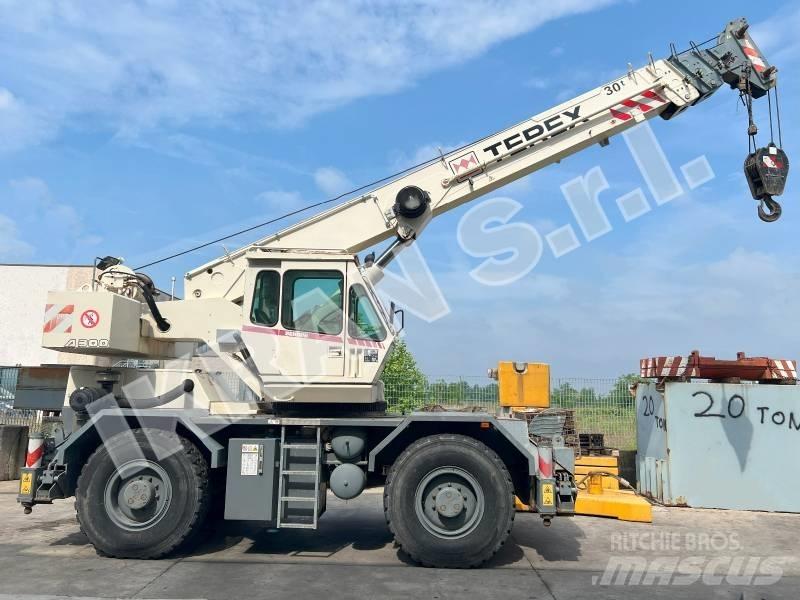 Terex A 300 Raske maastiku tõstukid