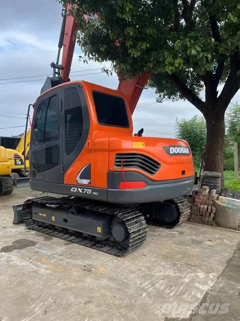 Doosan DX75-9C Väikeekskavaatorid 7t-12t