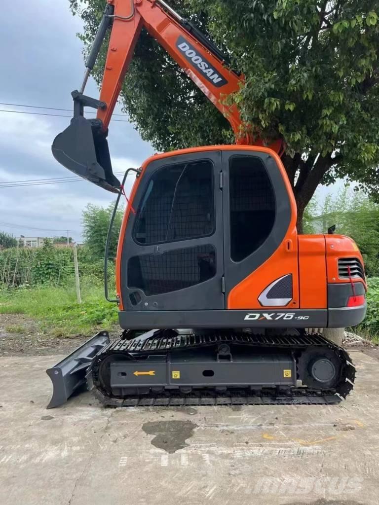 Doosan DX75-9C Väikeekskavaatorid 7t-12t