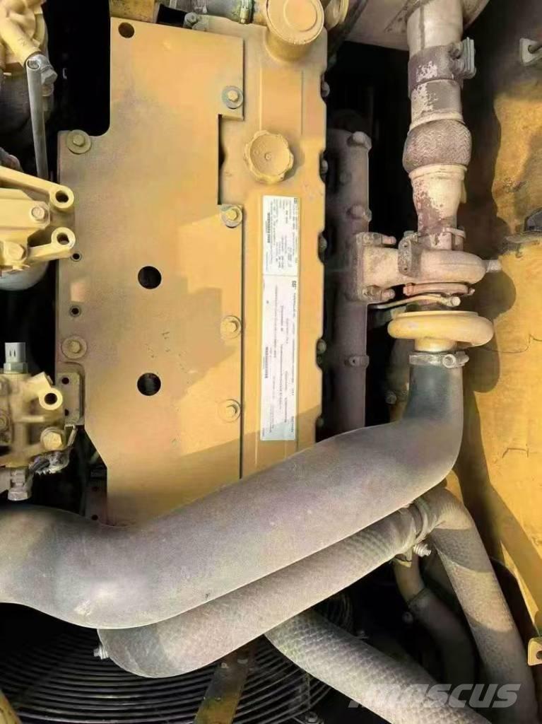 CAT 320 D L Roomikekskavaatorid