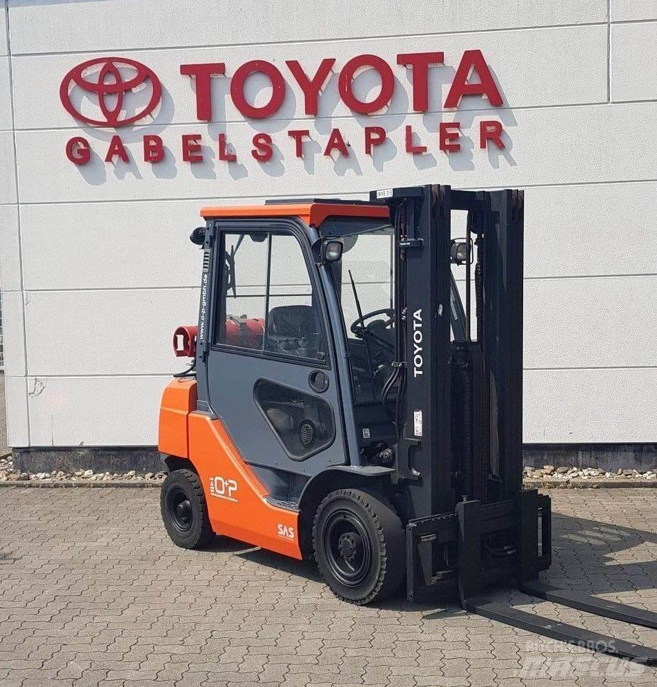 Toyota 02-8FGF25 Gaasitõstukid