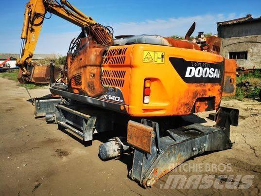 Doosan DX 140W chair Kabiinid