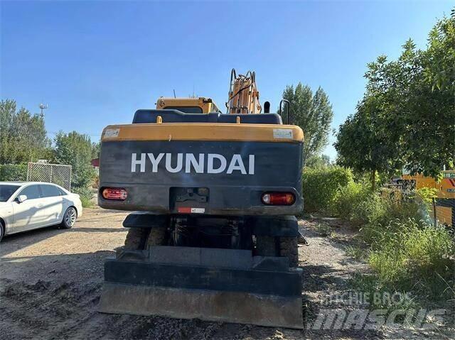 Hyundai 210W Ratasekskavaatorid