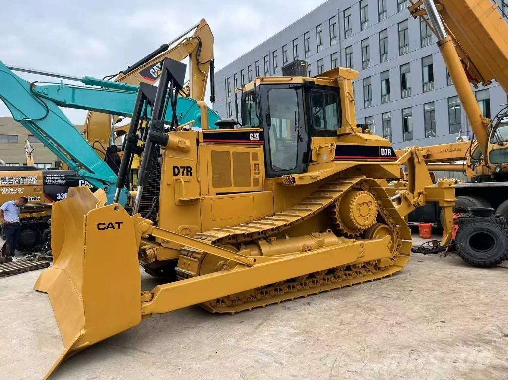 CAT D 7 R Buldooserid