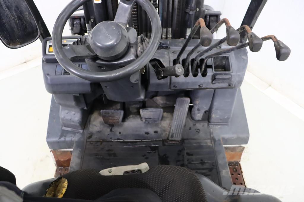 Nissan U1D2A20LQ Gaasitõstukid