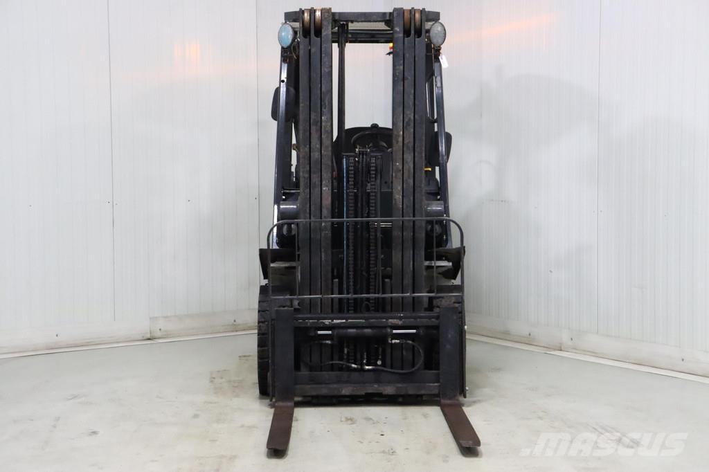 Nissan U1D2A20LQ Gaasitõstukid