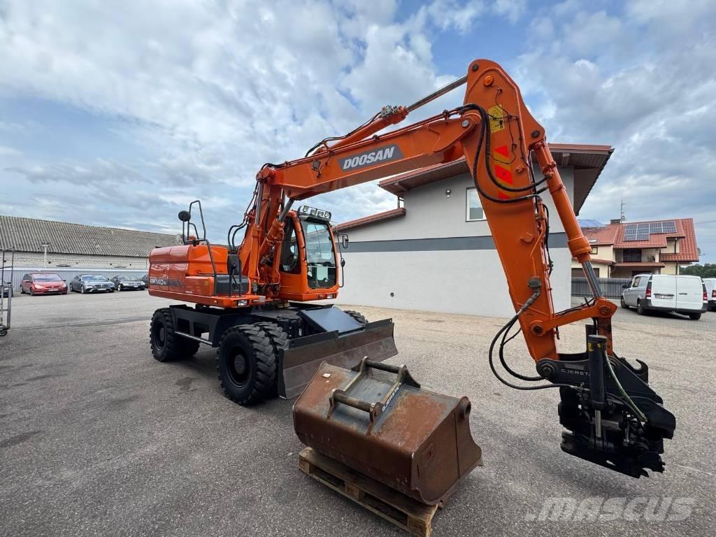 Doosan DX 140 W Ratasekskavaatorid