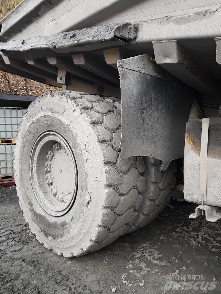 Komatsu HD 465-5 Karjääriveokid