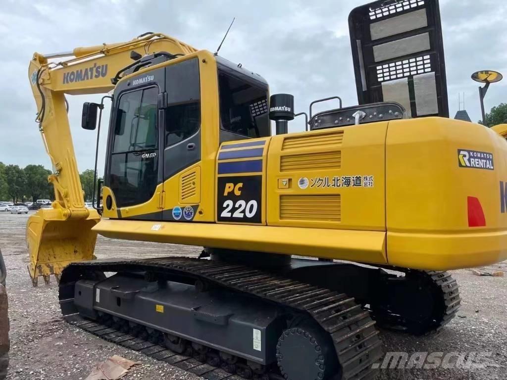 Komatsu PC220-8 Roomikekskavaatorid