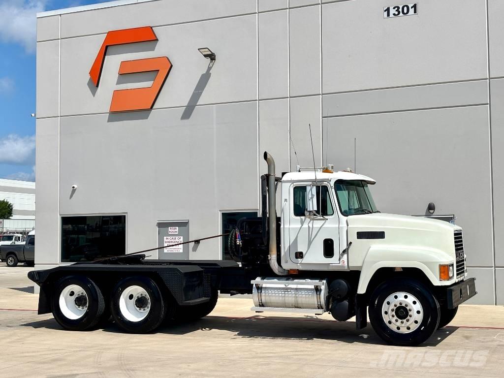 Mack CH 613 Puksiirid