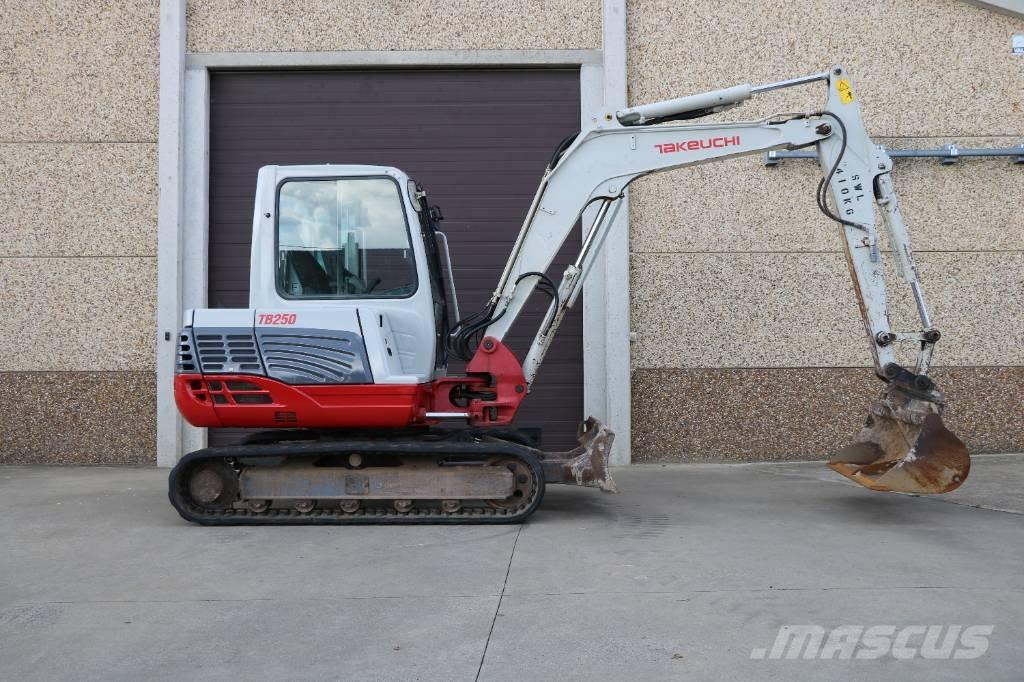 Takeuchi TB 250 Miniekskavaatorid < 7 t