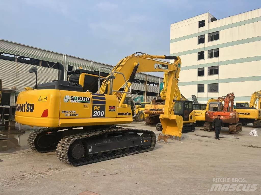 Komatsu PC 200-8N1 Roomikekskavaatorid