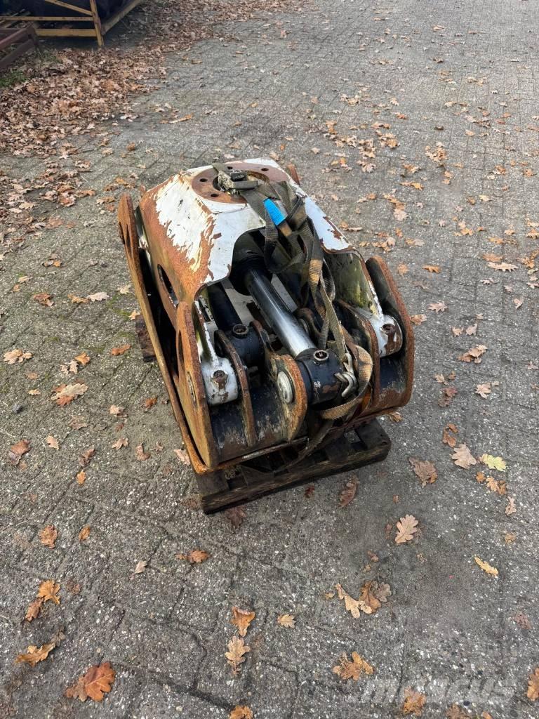 Komatsu G36 Haaratsid (greiferid)