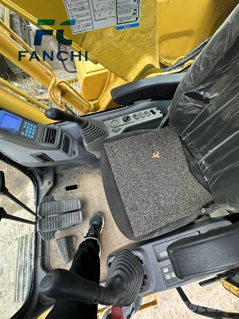 Komatsu PC 220 Roomikekskavaatorid