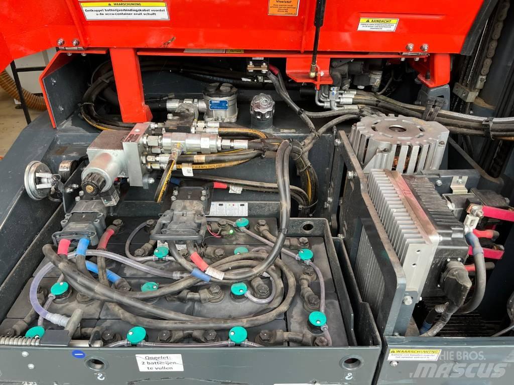 Combilift CBE3000 Külglaadurid