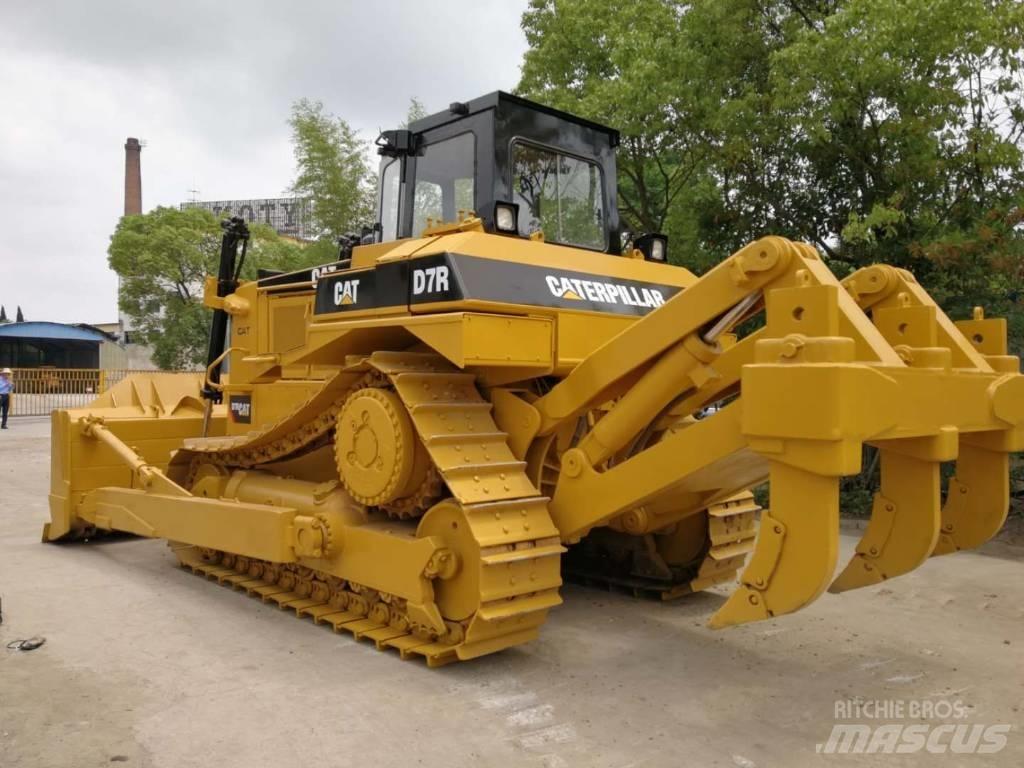 CAT D 7 R Buldooserid
