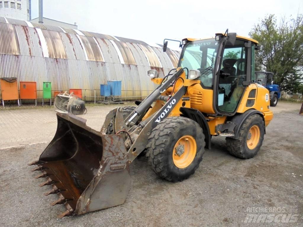 Volvo L 25 F Rataslaadurid