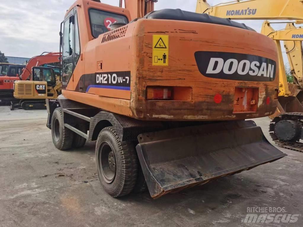 Doosan DH 210 W-7 Ratasekskavaatorid