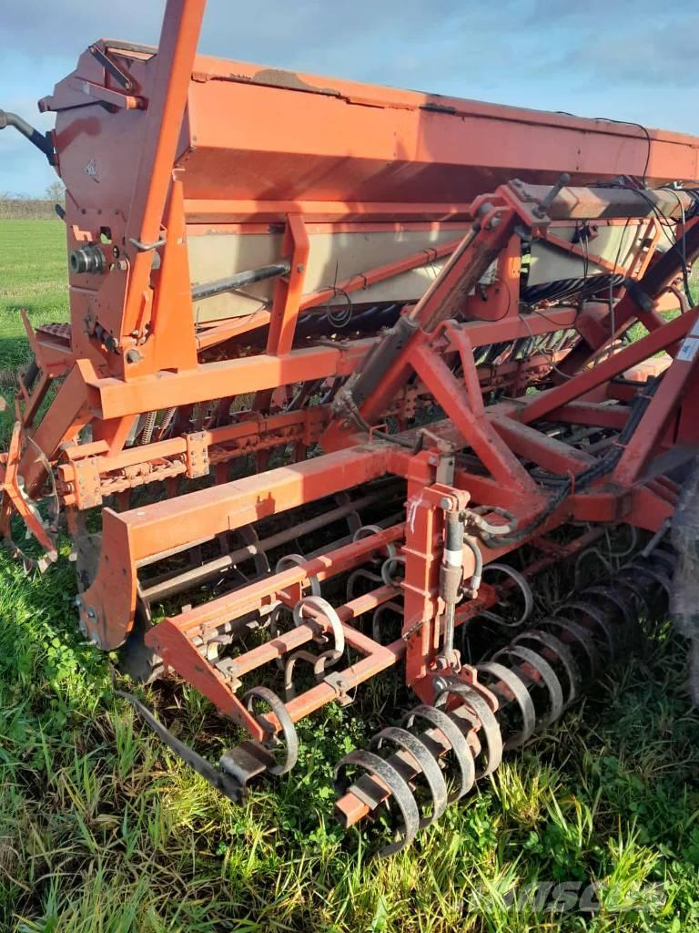 Kuhn Integra 4000 Külvik-äkked