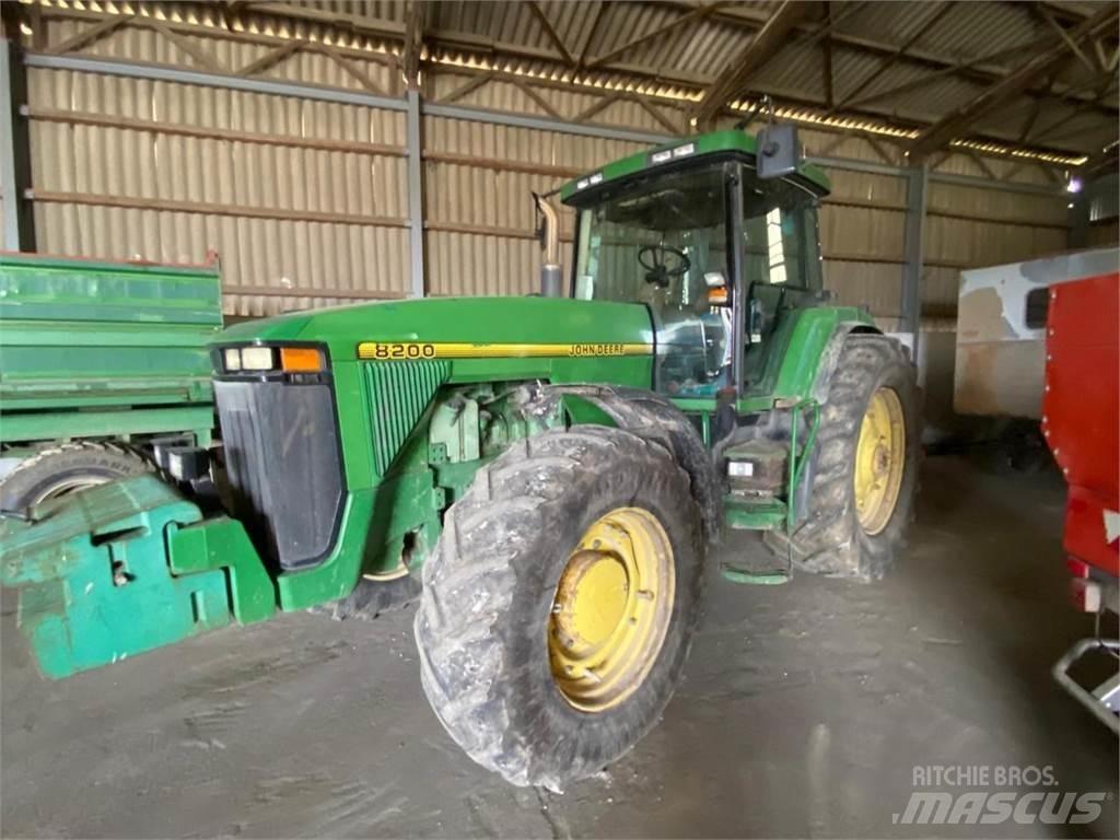 John Deere 8200 Traktorid